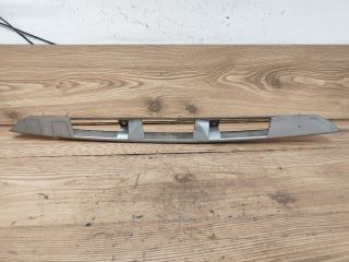 bontott MAZDA 323 Csomagtérajtó Díszléc