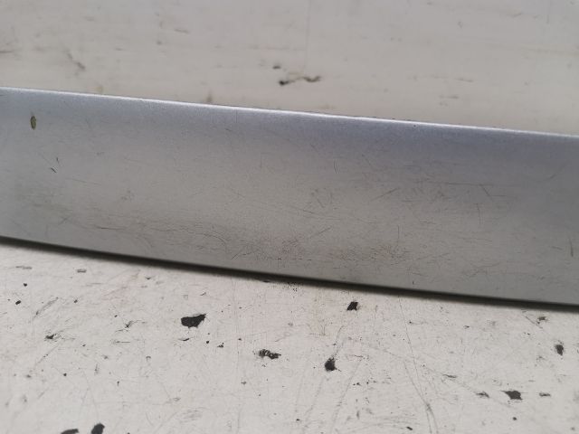 bontott MAZDA 323 Csomagtérajtó Díszléc