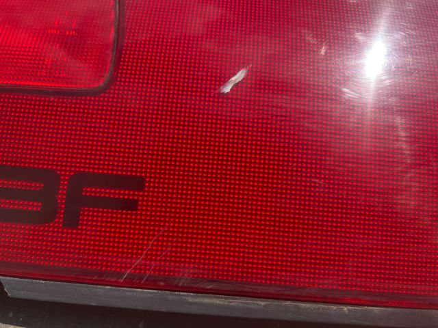 bontott MAZDA 323 Csomagtérajtó Díszléc