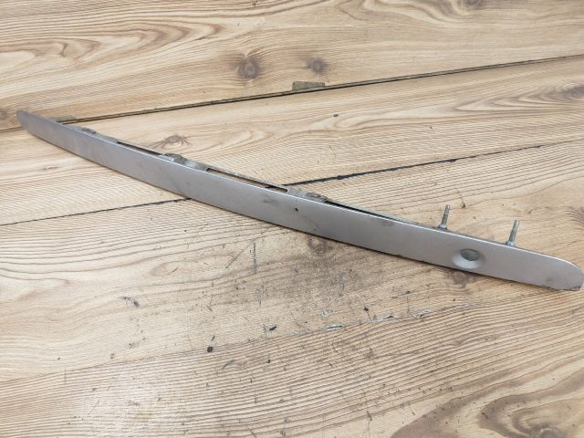 bontott MAZDA 323 Csomagtérajtó Díszléc