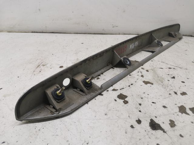 bontott MAZDA 323 Csomagtérajtó Díszléc