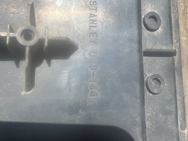 bontott MAZDA 323 Csomagtérajtó Díszléc