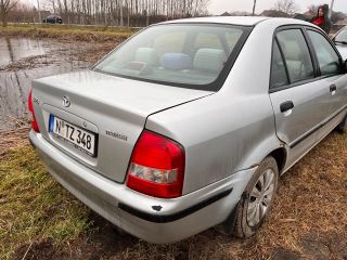 bontott MAZDA 323 Csomagtérajtó Kárpit