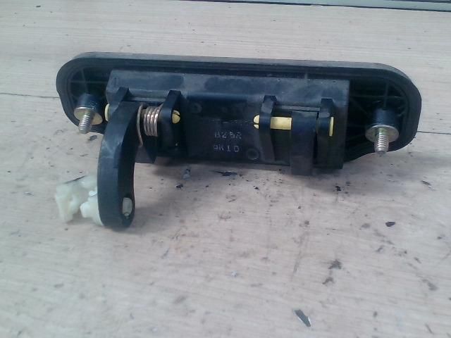 bontott MAZDA 323 Csomagtérajtó Kilincs