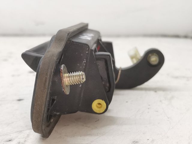 bontott MAZDA 323 Csomagtérajtó Kilincs