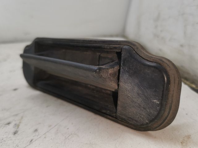 bontott MAZDA 323 Csomagtérajtó Kilincs