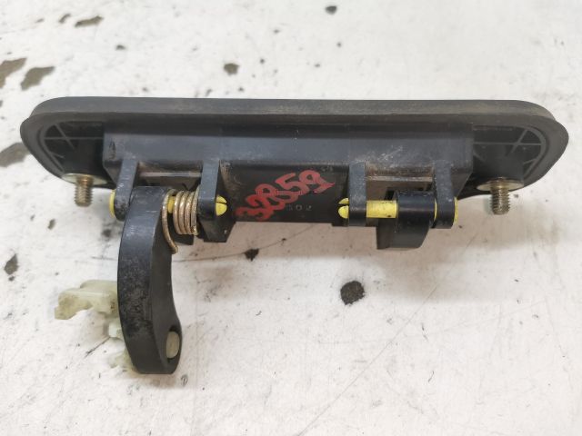 bontott MAZDA 323 Csomagtérajtó Kilincs