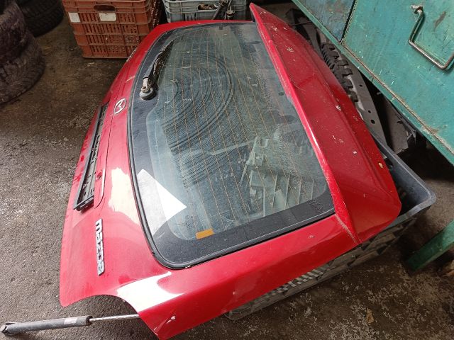 bontott MAZDA 323 Csomagtérajtó (Részeivel)