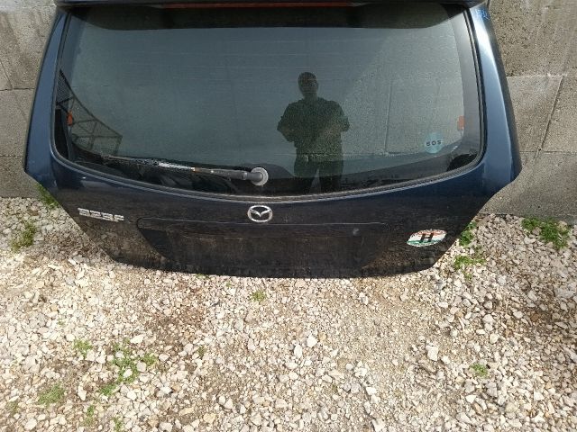 bontott MAZDA 323 Csomagtérajtó (Részeivel)