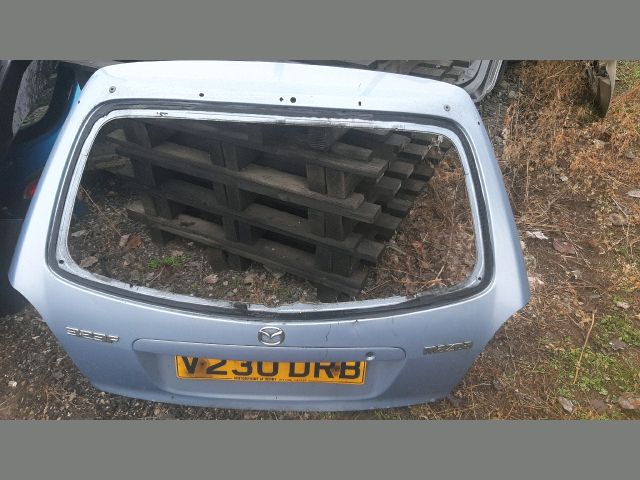 bontott MAZDA 323 Csomagtérajtó (Üres lemez)