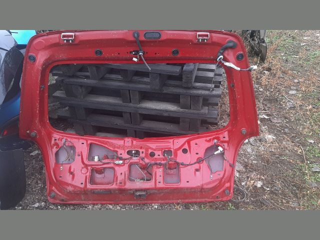 bontott MAZDA 323 Csomagtérajtó (Üres lemez)