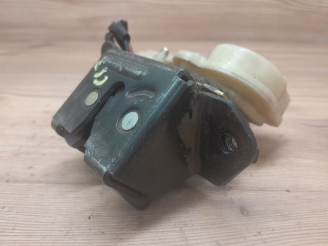 bontott MAZDA 323 Csomagtérajtó Zárszerkezet