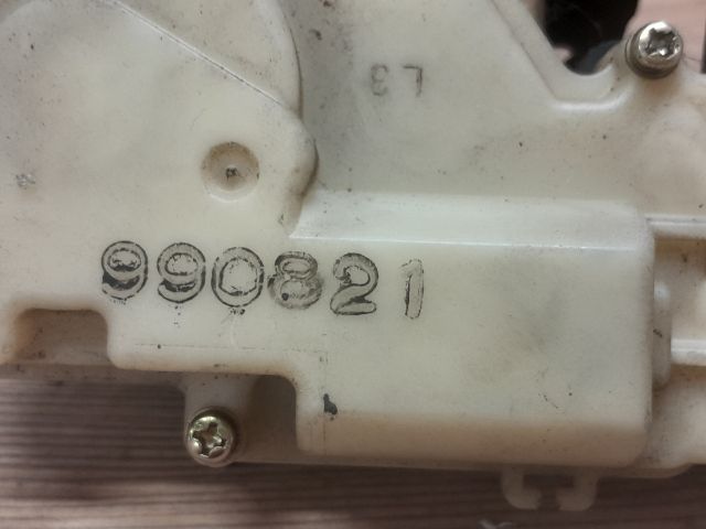 bontott MAZDA 323 Csomagtérajtó Zárszerkezet