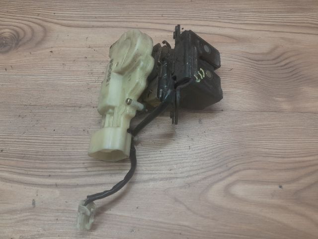 bontott MAZDA 323 Csomagtérajtó Zárszerkezet