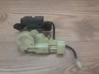 bontott MAZDA 323 Csomagtérajtó Zárszerkezet