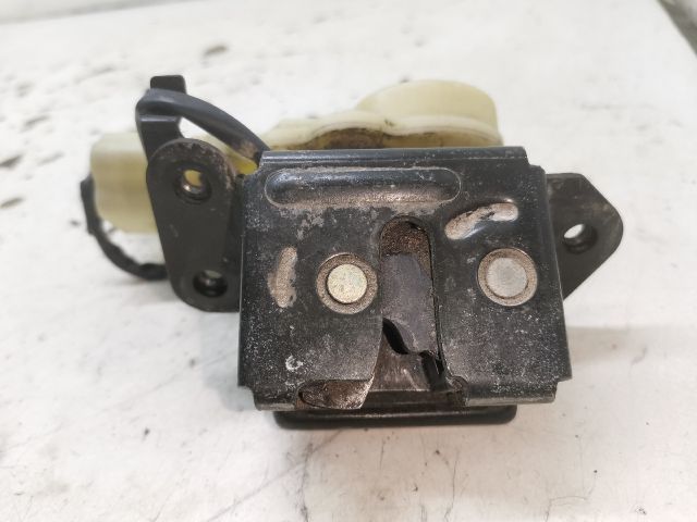 bontott MAZDA 323 Csomagtérajtó Zárszerkezet