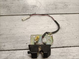 bontott MAZDA 323 Csomagtérajtó Zárszerkezet