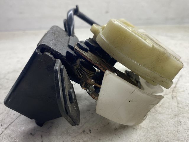 bontott MAZDA 323 Csomagtérajtó Zárszerkezet