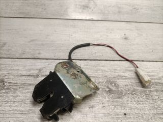 bontott MAZDA 323 Csomagtérajtó Zárszerkezet