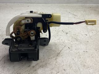 bontott MAZDA 323 Csomagtérajtó Zárszerkezet