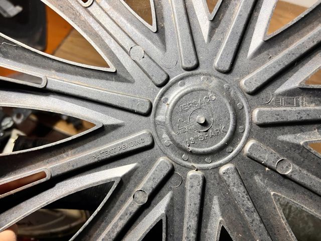 bontott MAZDA 323 Dísztárcsa (1 db)