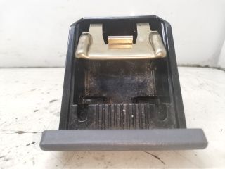 bontott MAZDA 323 Első Hamutartó