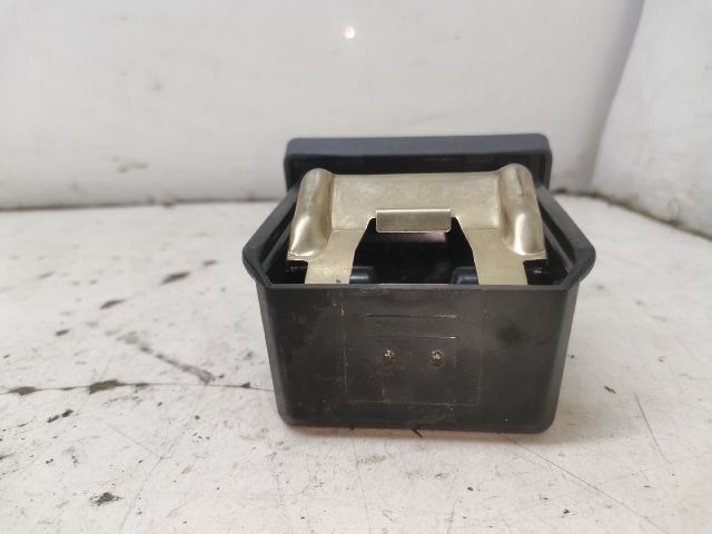 bontott MAZDA 323 Első Hamutartó