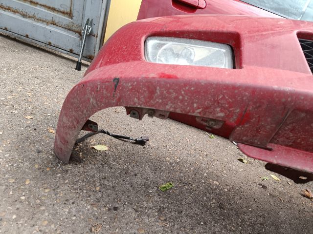 bontott MAZDA 323 Első Lökhárító (Részeivel)