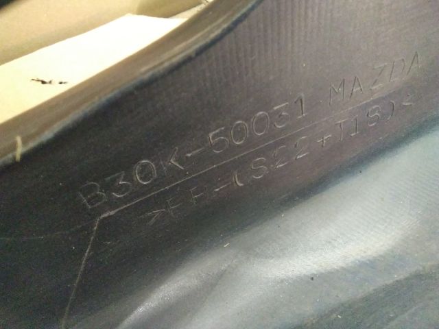 bontott MAZDA 323 Első Lökhárító (Üresen)