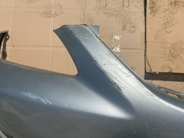 bontott MAZDA 323 Első Lökhárító (Üresen)