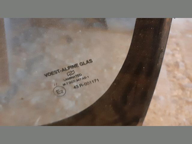 bontott MAZDA 323 Első Szélvédő