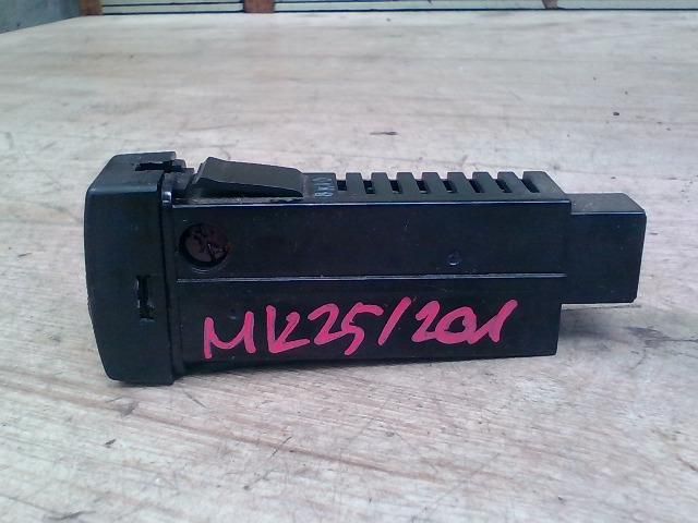 bontott MAZDA 323 Fényszórómagasság Állító Kapcsoló