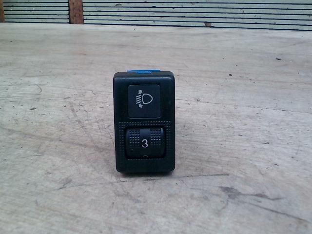 bontott MAZDA 323 Fényszórómagasság Állító Kapcsoló