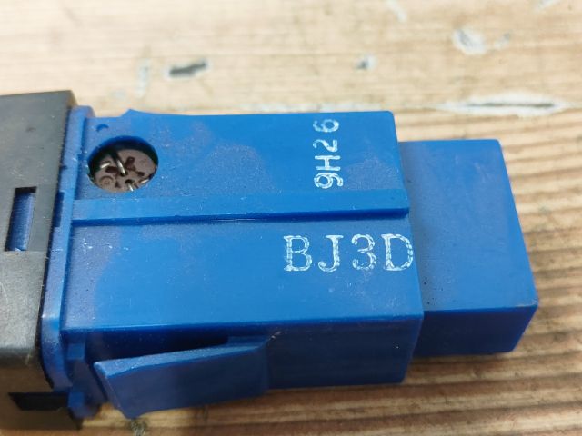 bontott MAZDA 323 Fényszórómagasság Állító Kapcsoló