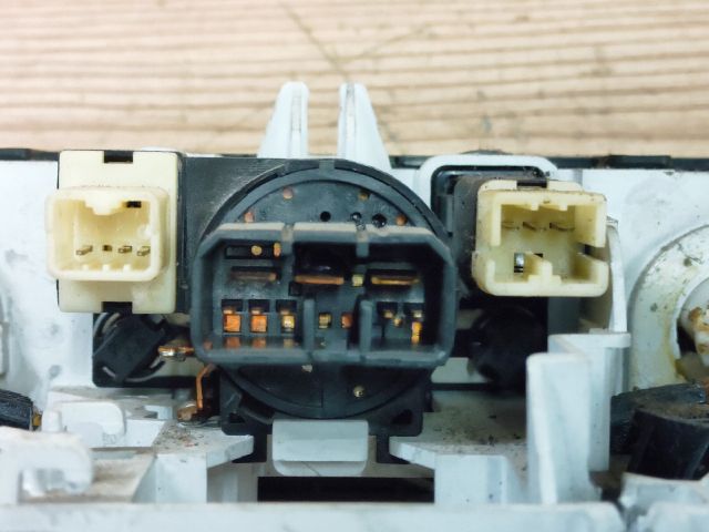 bontott MAZDA 323 Fűtéskapcsoló (manuális klímás)