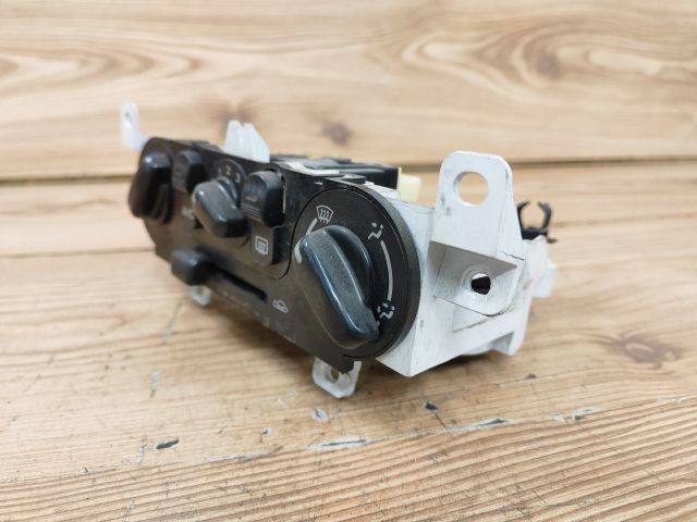 bontott MAZDA 323 Fűtéskapcsoló (manuális klímás)