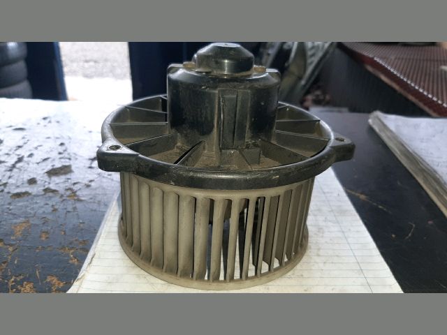 bontott MAZDA 323 Fűtőmotor (Nem klímás)