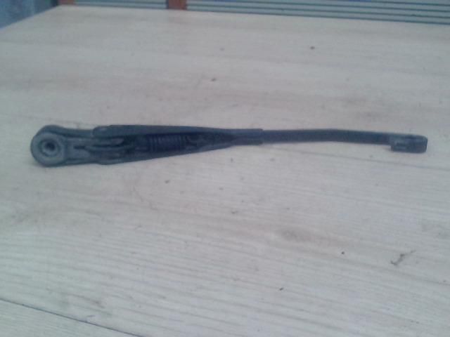 bontott MAZDA 323 Hátsó Ablaktörlő Kar