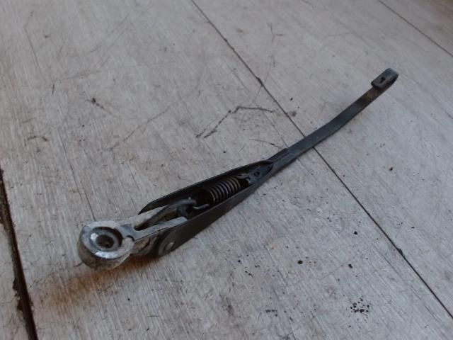 bontott MAZDA 323 Hátsó Ablaktörlő Kar