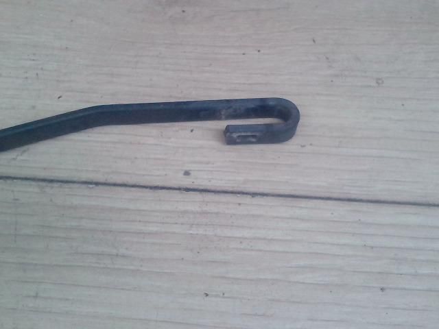 bontott MAZDA 323 Hátsó Ablaktörlő Kar