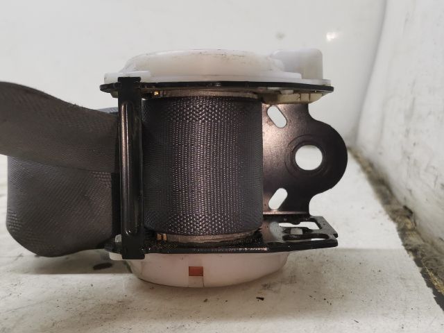 bontott MAZDA 323 Hátsó középső Biztonsági Öv