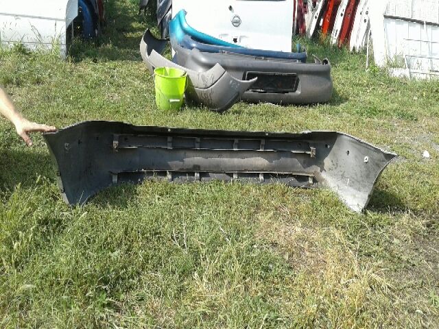 bontott MAZDA 323 Hátsó Lökhárító (Üresen)