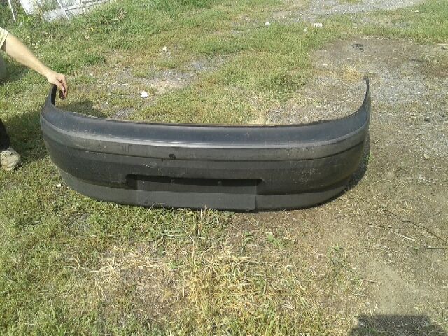 bontott MAZDA 323 Hátsó Lökhárító (Üresen)