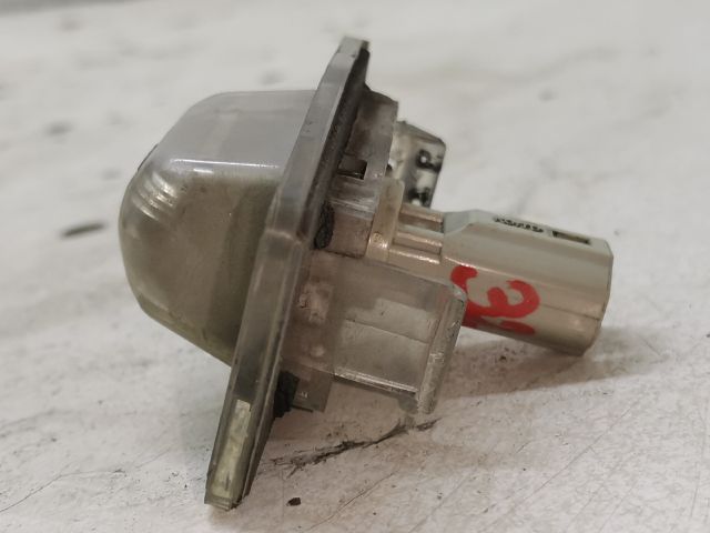 bontott MAZDA 323 Hátsó Rendszámtábla Világítás