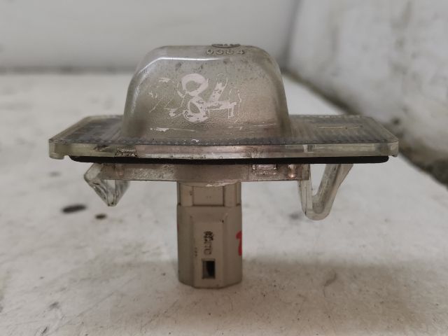 bontott MAZDA 323 Hátsó Rendszámtábla Világítás