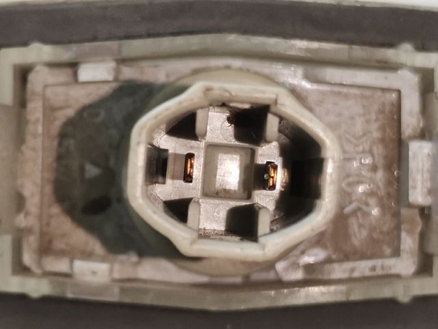 bontott MAZDA 323 Hátsó Rendszámtábla Világítás