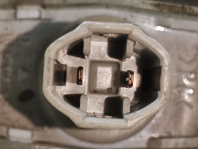 bontott MAZDA 323 Hátsó Rendszámtábla Világítás