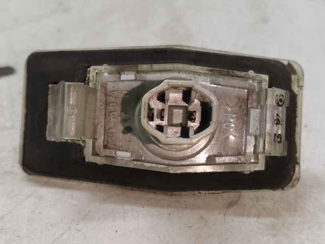 bontott MAZDA 323 Hátsó Rendszámtábla Világítás