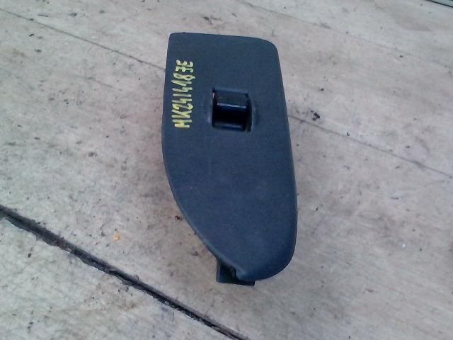 bontott MAZDA 323 Jobb első Ablakemelő Kapcsoló