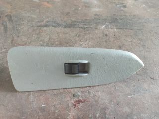 bontott MAZDA 323 Jobb első Ablakemelő Kapcsoló